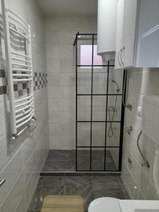 V & V Studio Apartments Ниш Екстер'єр фото